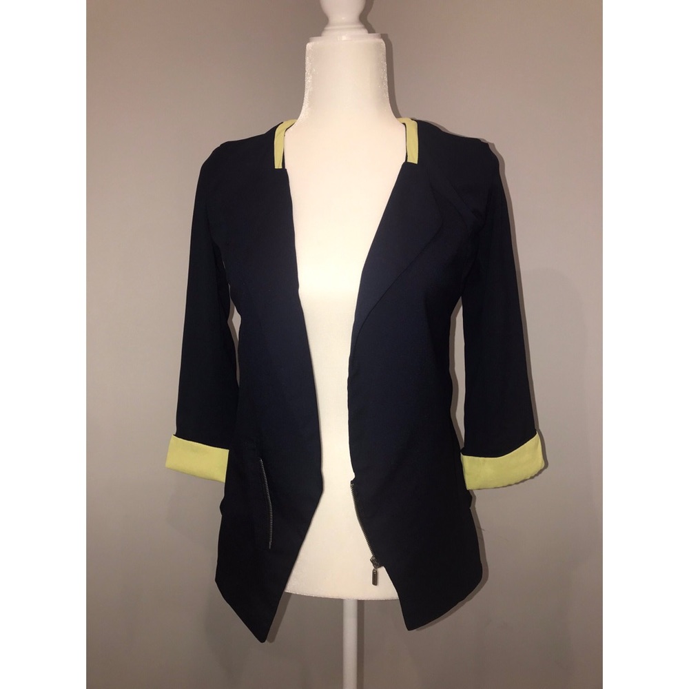 Womens asymmetrical blazer/ light jacket w/ zipper